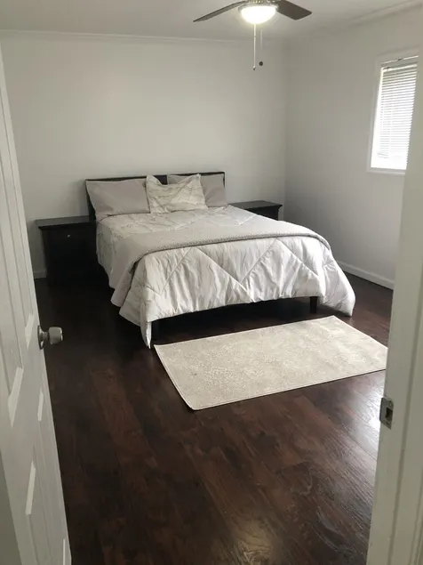 Beautifully furnished 1 Bedroom McLean Condo near Tysons corner - Image 1