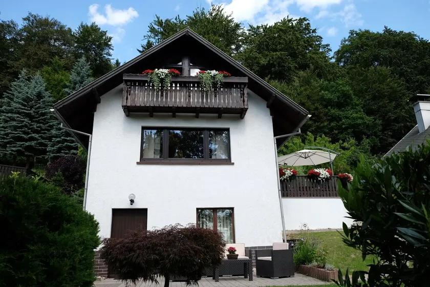 Vacation home with fantastic views on the edge of the forest, quiet location with sauna and pool - Image 1