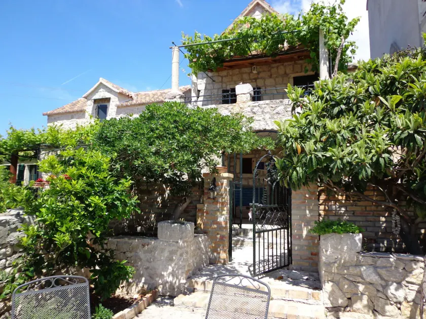 House Vedrana - Image 1