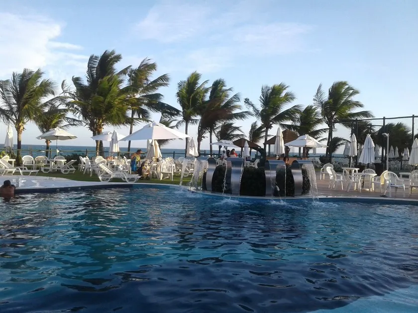 Pé na areia com piscina e muito lazer - Image 1