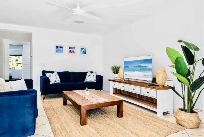 Stroll to Noosa Main Beach and Hastings St. Dog friendly. - Image 1