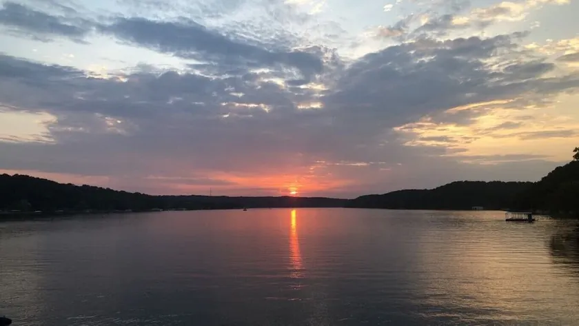 Arrowhead Hideaway, waterfront house with a View. - Image 1