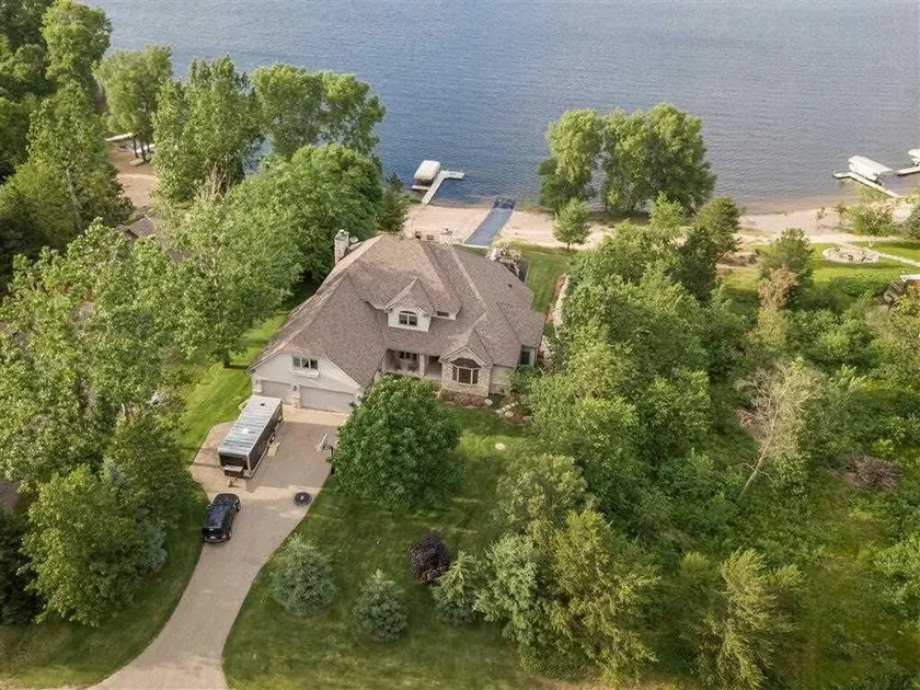 LUXURY 5BR LAKE HOUSE  MINUTES FROM SAND VALLEY GOLF COURSE AND LAKE PETENWELL - Image 1
