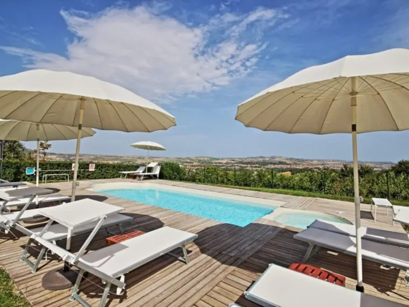 Belvilla by OYO Cottage in Montelabbate With Pool - Image 1