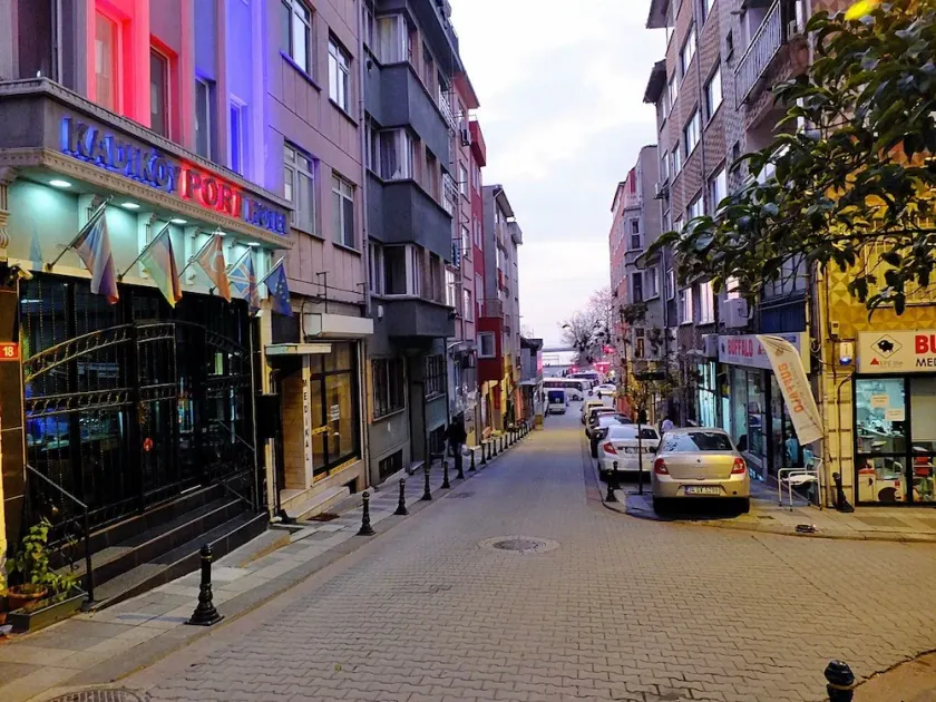 Kadikoy Port Hotel - Image 1