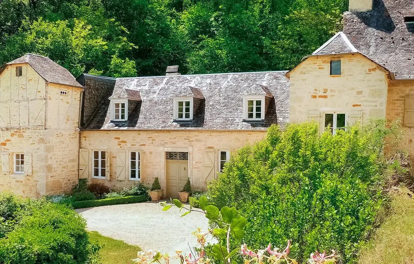 Gorgeous home in Sarrazac - Image 1