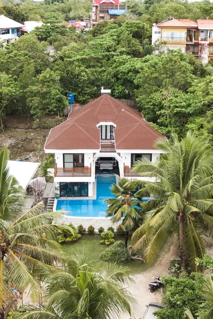Whitehouse by the Sea er din private villa ved havet. - Image 1