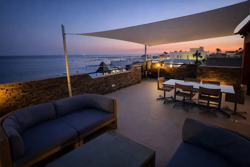 Spectaculaire Penthouse, authentique 1ère ligne de plage, 70 m2 de terrasse - Image 1