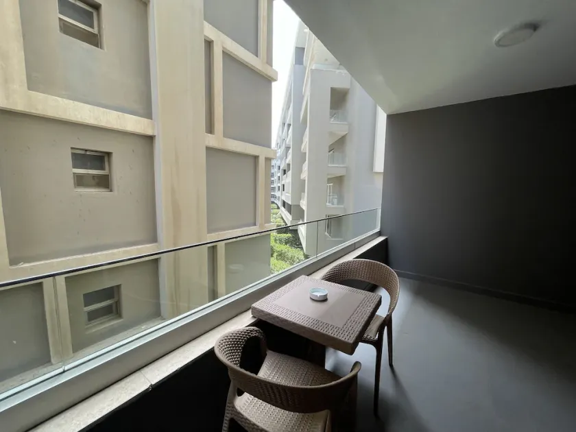 Deluxe Studio King - 5 min away from Airport - Image 1