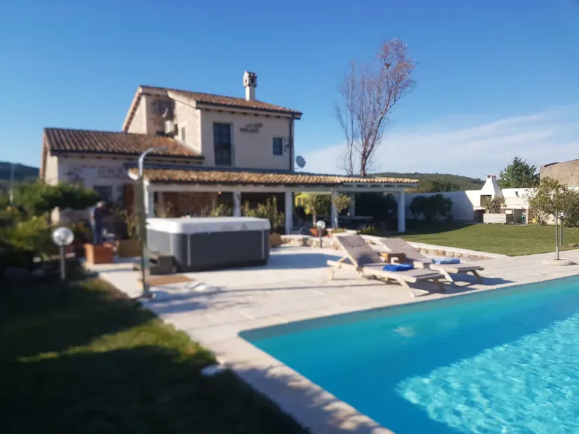 Villa in Campagna con Piscina Privata - Image 1