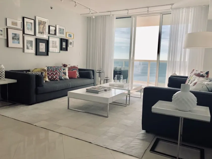 3BR DE STYLE ET SPACIEUX AVEC UNE VUE IMPRENABLE DANS UN COMPLEXE HAUTE STAR - Image 1