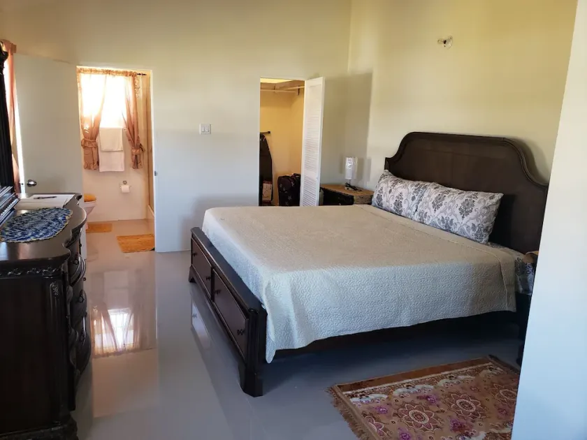 This is a three bedrooms three bathrooms house that is fully furnihsed - Image 1