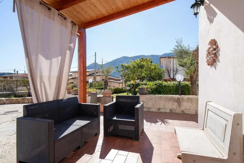 Appartamento 'Le Lantane 2' con vista sulle montagne, Wi-Fi e aria condizionata - Image 1