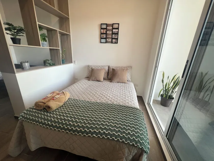 Airport apartment - Image 1