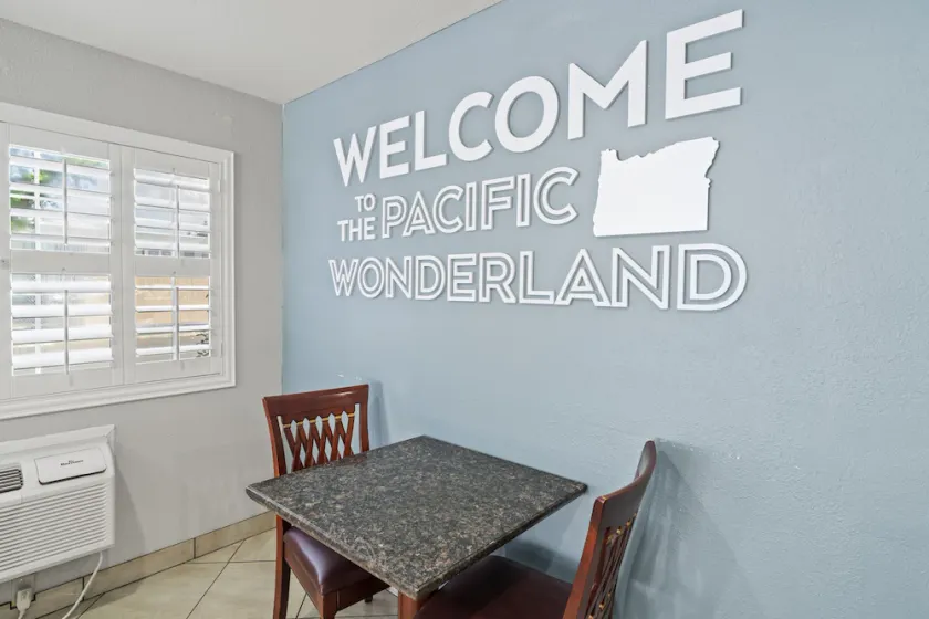 Travelers Inn Medford - Image 1