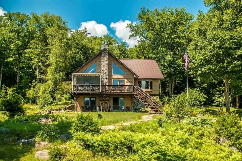 Amazing large home located at Cricket Cove on Maidstone Lake, Vermont - Image 1