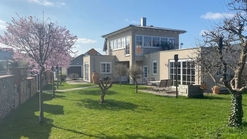 Exklusive Ferienwohnung 70m2 +außenterrasse +garten + E Bike Vermietung +TV - Image 1