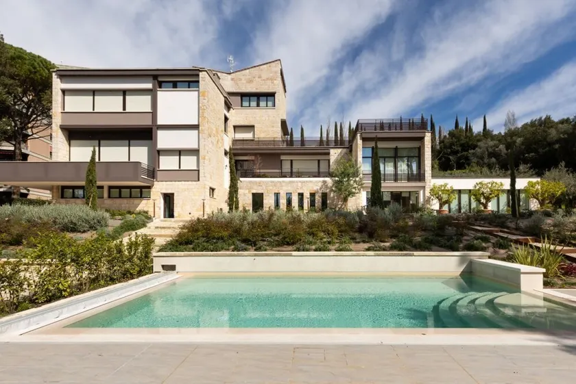 GuestHost - Cozy apartment equipped with all comforts to accommodate up to 6 people, with two bedrooms and two bathrooms. The accommodation is located in a modern condominium complex with a shared swimming pool and enjoys a pleasant view of the shared ga - Image 1