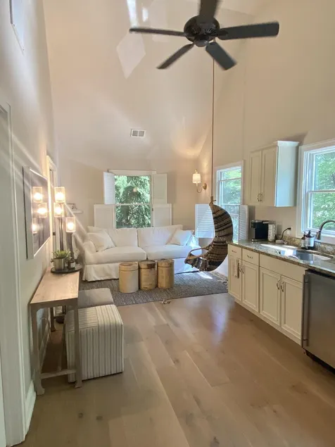 Luxury Guesthouse in private wooded setting in Grand Beach New Buffalo - Image 1