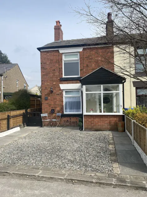 2 Bedroom Cute & Cosy Cottage in the village of Adlington, Lancashire - Image 1