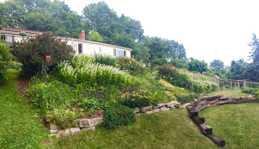 Mountain-view House ~ Mins To Middlebury, Flex Cancellation Policy - Image 1