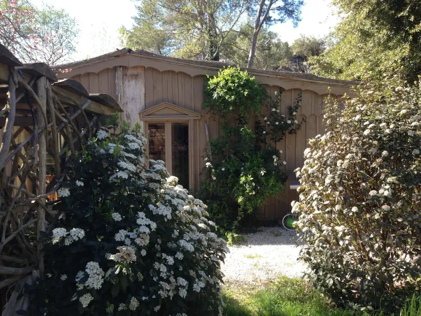 A quiet natural setting, a comfortable 60M2 apartment with swimming pool & bbq. - Image 1