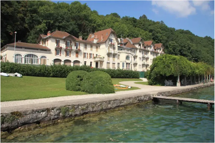 Somptueux appartement Beau-Rivage avec vue sur le lac et plage privé - Image 1