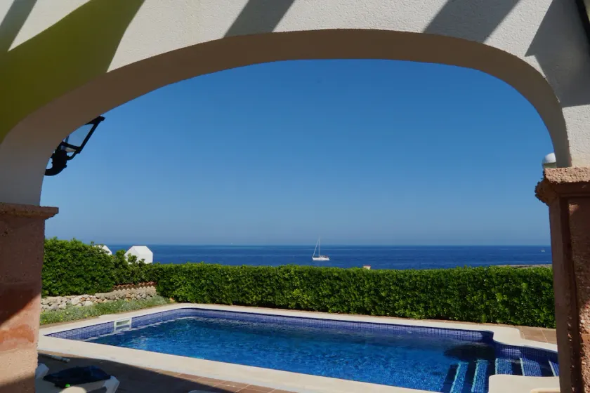 VILLA CON IMPRESIONANTES VISTAS AL MAR - Image 1
