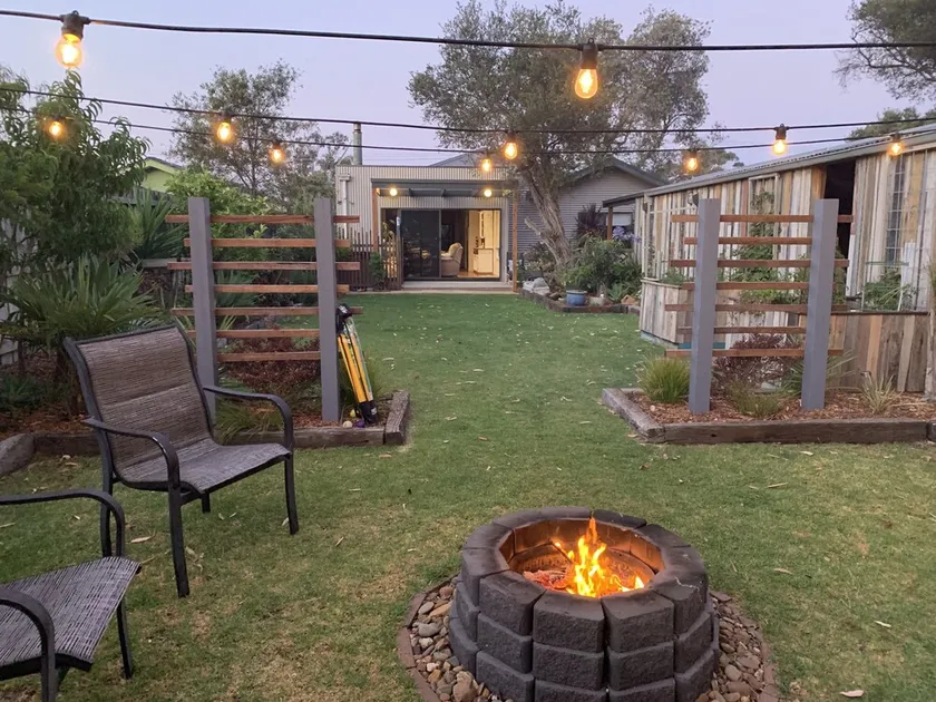Deluxe house with spa and man cave - Image 1