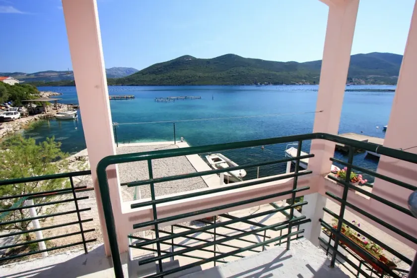 Apartments Eres Zuronja-One-Bedroom Apartment with Sea View 2 - Image 1