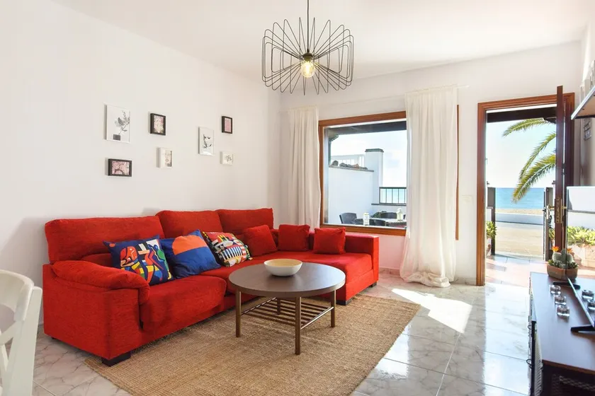 Beautiful Holiday Home \"Salitre\" Close to the Beach with Wi-Fi, Balcony & Terrace - Image 1