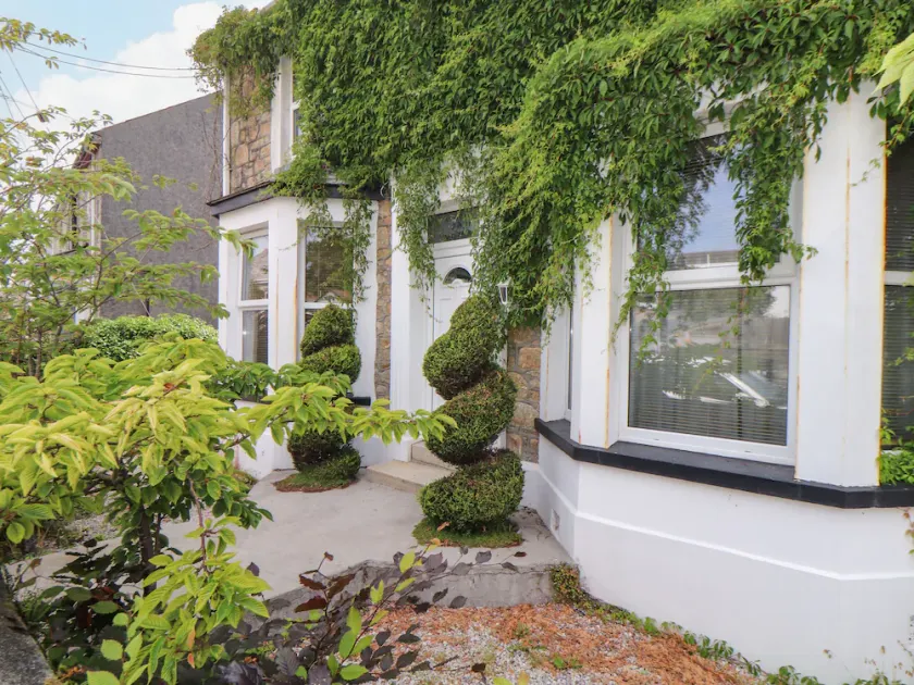 HILLCROFT, family friendly, character holiday cottage in St Austell - Image 1