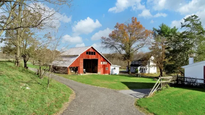 Long Acre Farm - Quiet Setting in a Central Location - Image 1
