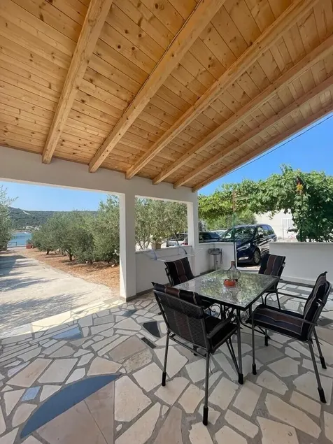 Beachfront Holiday House Melissa - Image 1