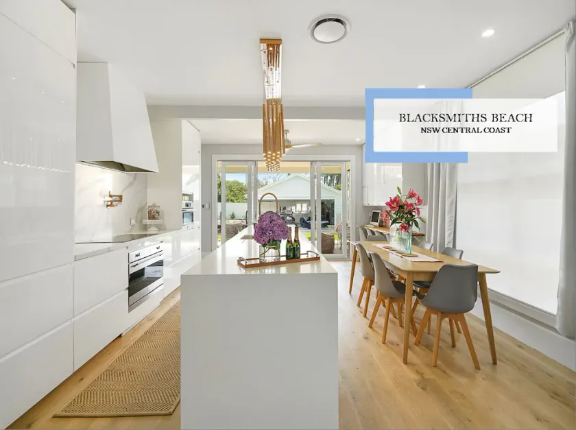 A Luxurious Beachfront Getaway - Image 1