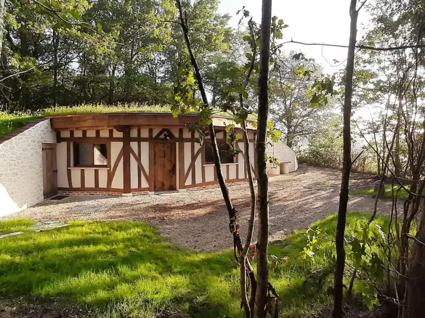 Charming Hobbit House in Nature, Near Château de Chambord, with Modern Comforts - Image 1