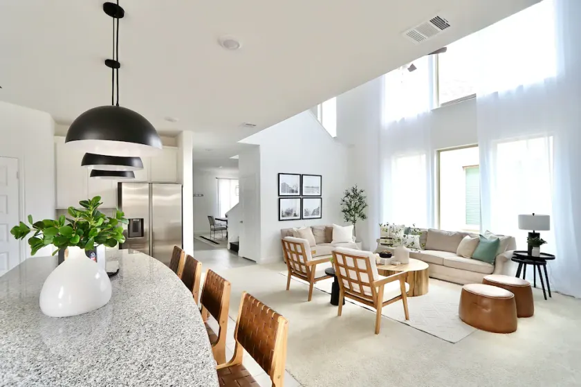 Luxe Living 4-bedroom with Fireplace, Fire Pit, & Game Room - Image 1