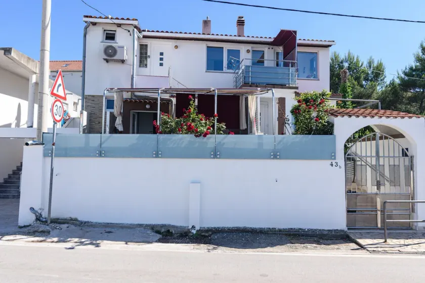 Apartment in Arbanija with sea view, terrace, air conditioning, WiFi 5138-2 - Image 1