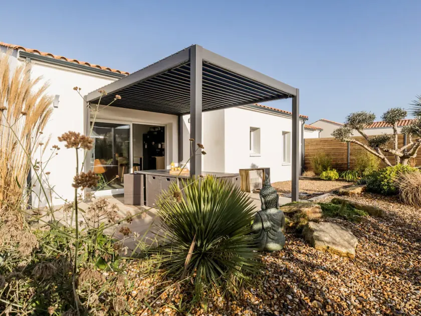 Charmante Maison Moderne avec Jardin Privé à 9 km de la Plage, Wi-Fi et Équipements Confortables - Image 1