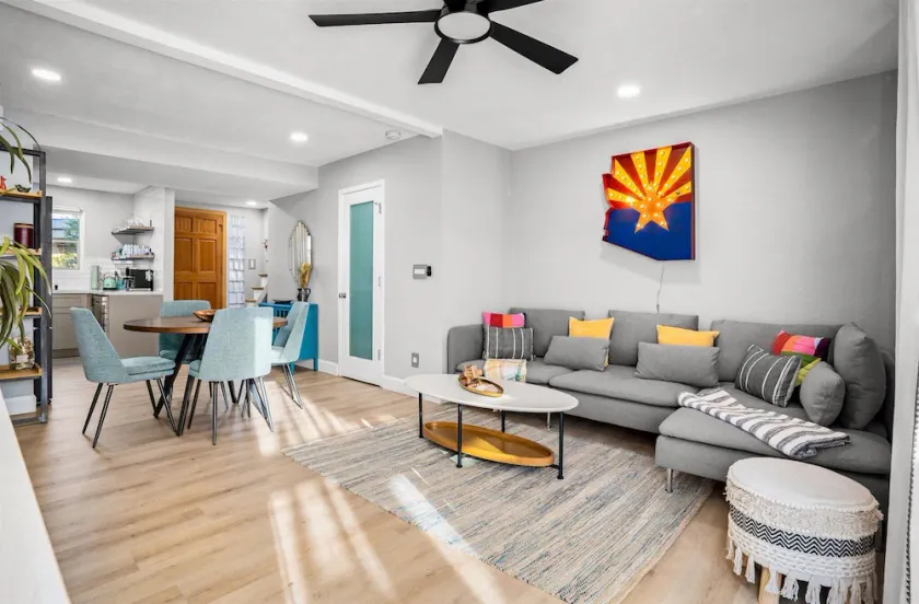 Mins to Old Town-Pool-King-Grill-Fire pit-Huge yard-500Mbps wifi. Dogs & Cats OK - Image 1
