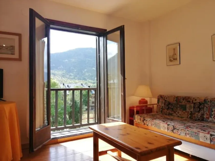Bright apartment with balcony - Falcó 7 - Image 1