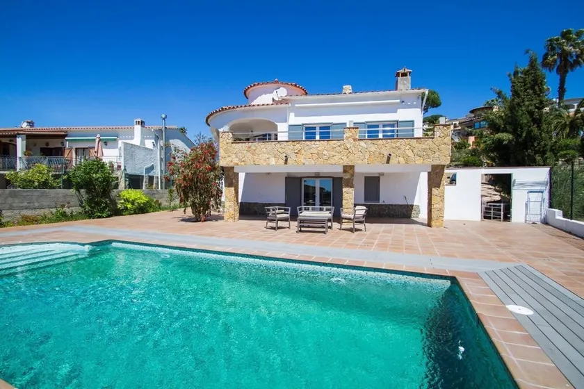 Club Villamar - Beautiful villa with private swimming  pool and large garden where you can enjoy ... - Image 1