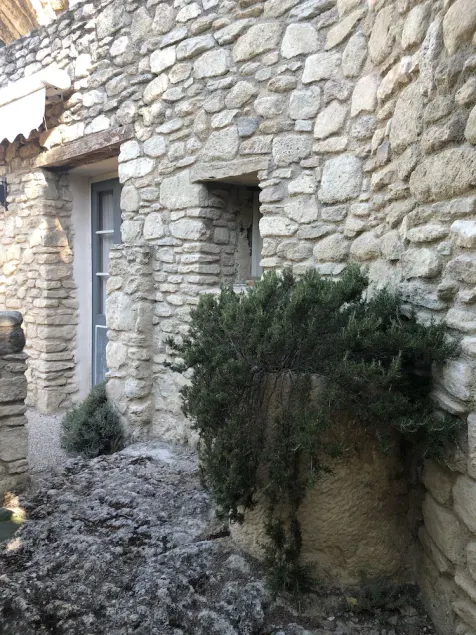 Provencal troglodyte LA BAUMO 2 - Image 1