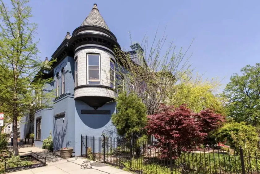SPACIOUS GARDEN OASIS IN THE HEART OF DC! WALKABLE TO IT ALL! - Image 1