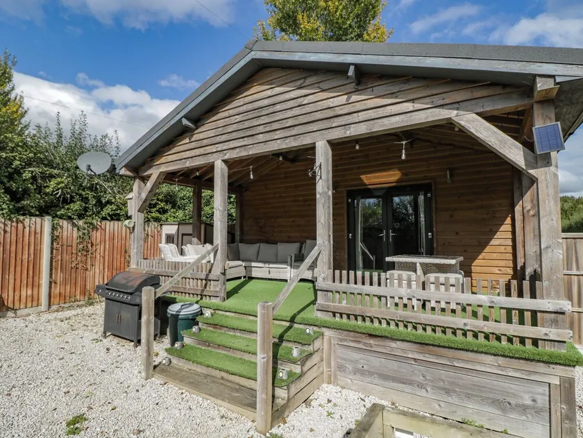 Willow Cottage - Image 1