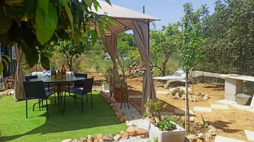Tiny House With Sharing Pool & gym - Image 1