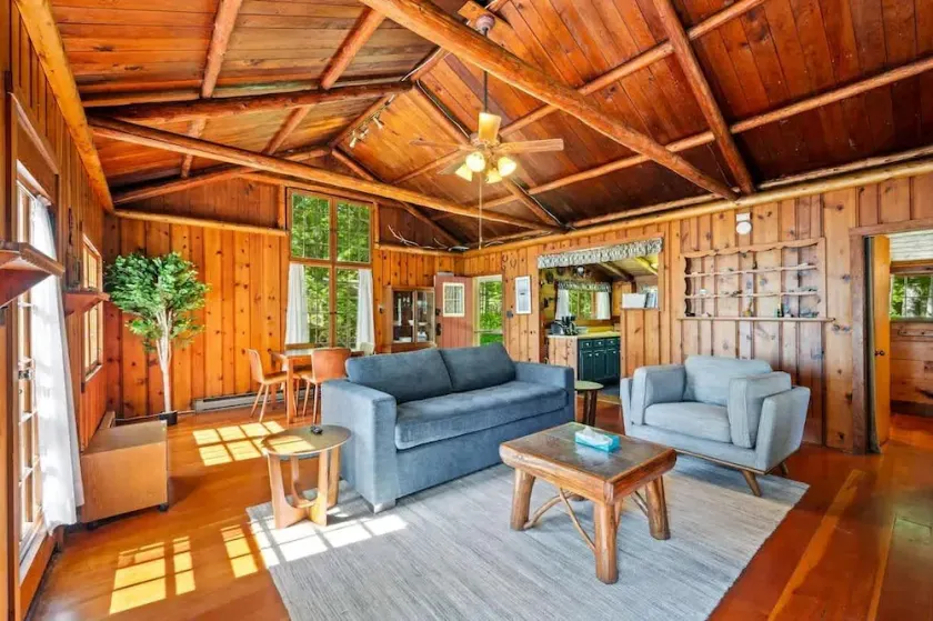 Lakefront Cottage · Sunrise Views · Jacksonport - Image 1