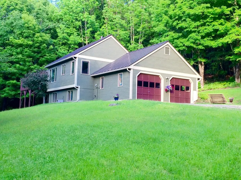 Beauty, Privacy, and Comfort — Your Vermont Retreat Awaits! - Image 1