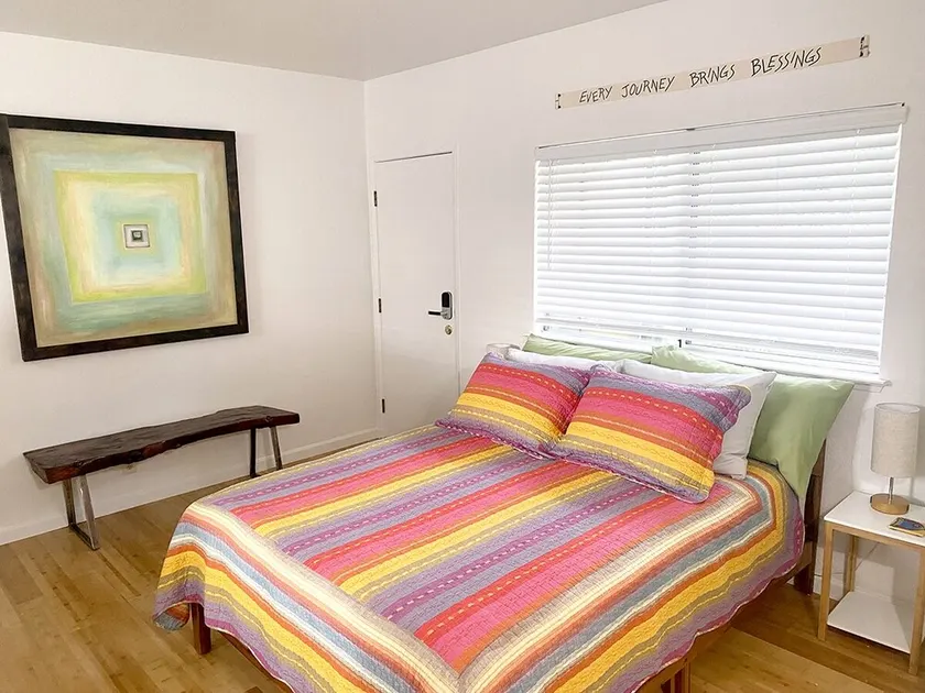Sweet Queen Retreat in Downtown Los Olivos. - Image 1