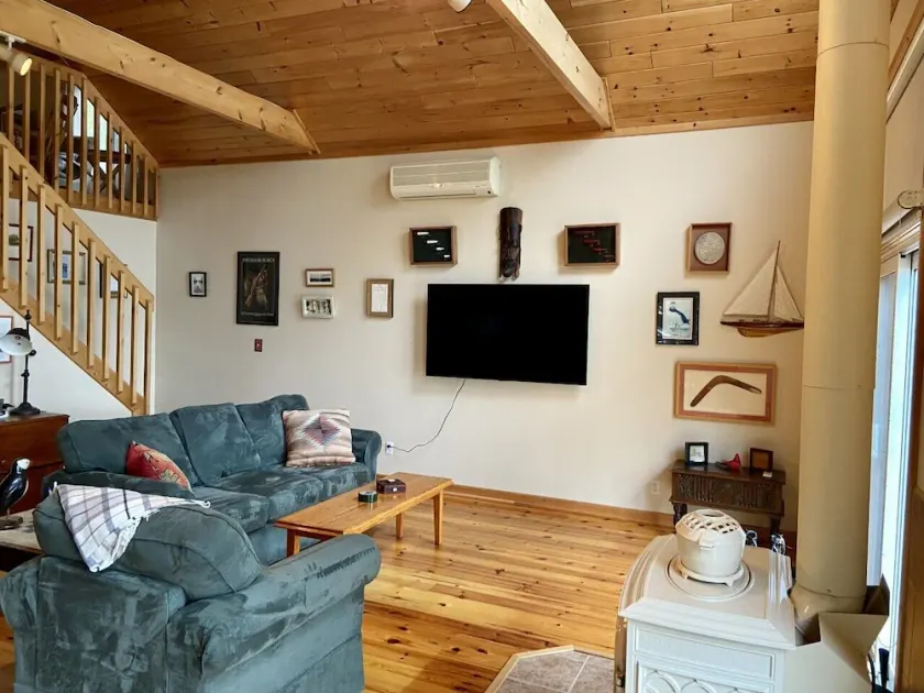 Breathtaking views at Cardinal Lakehouse, Gananoque (Eastern Ontario)  - Image 1